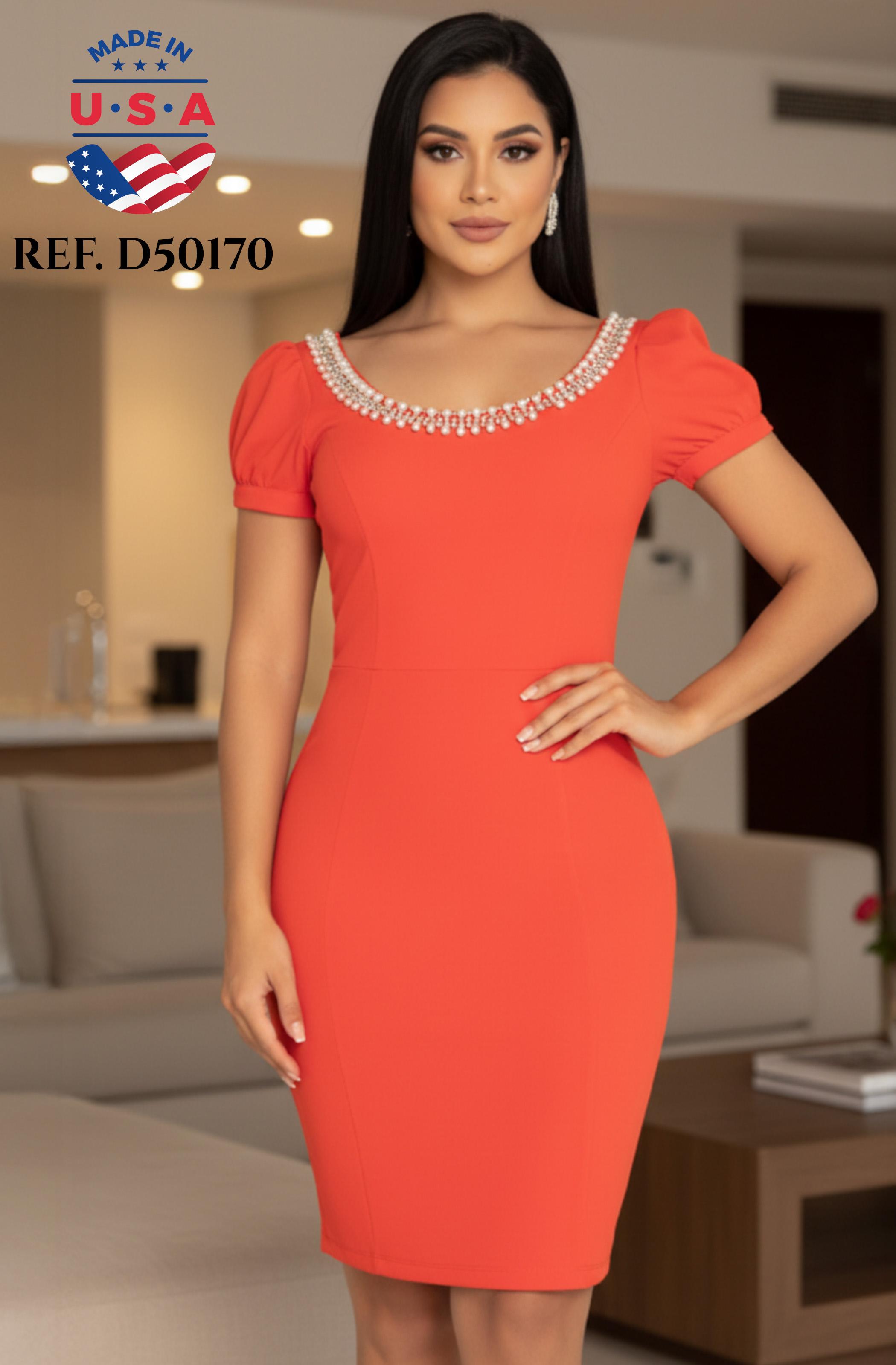 Vestido de Fiesta Corto,Con Cuello Redondo y Decorado.